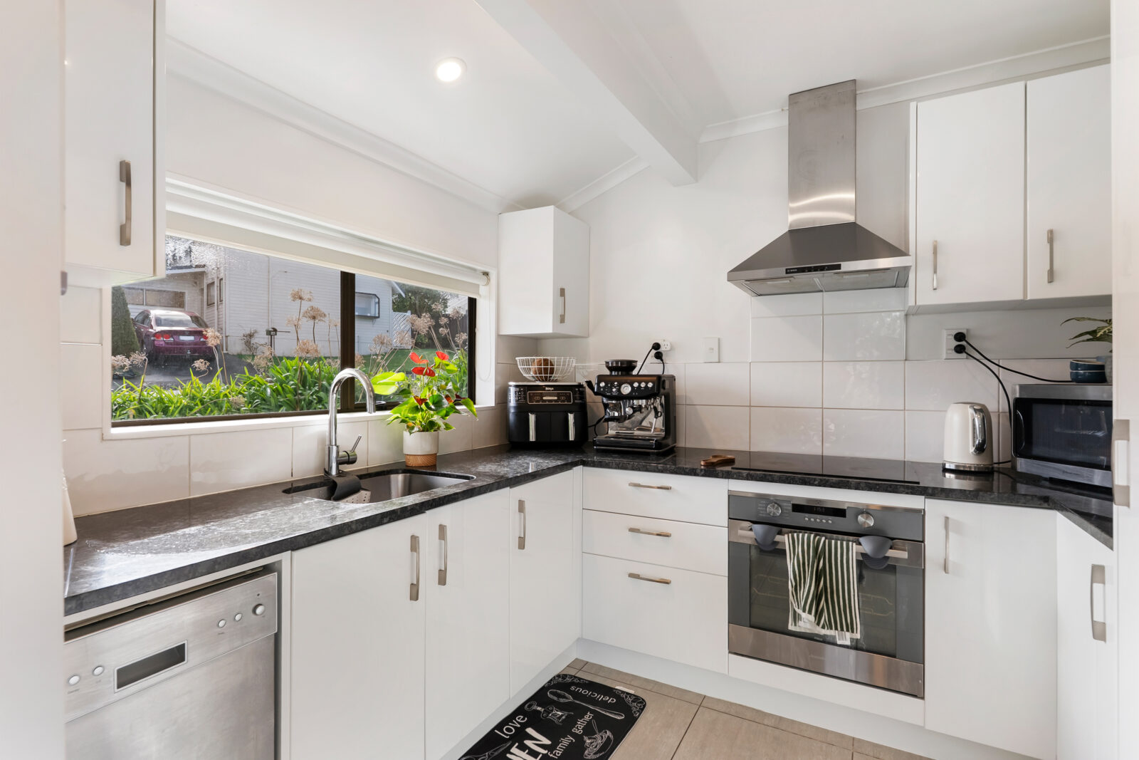 48b Cortina Avenue, Johnsonville