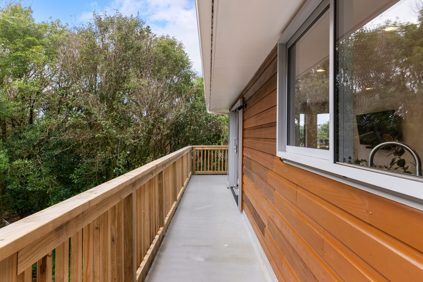 1B Tree Top Lane, Paparangi
