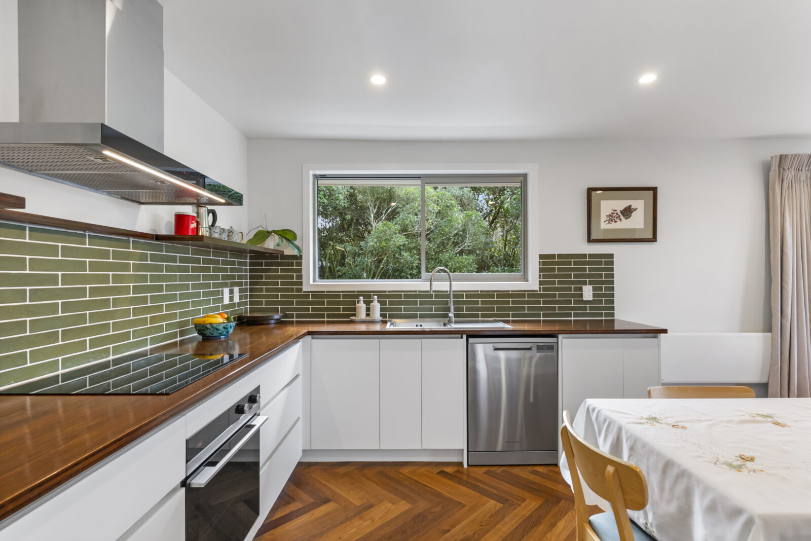 1B Tree Top Lane, Paparangi