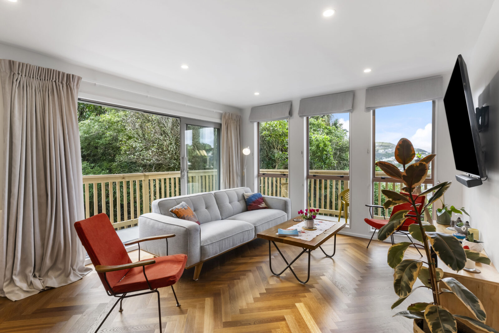 1B Tree Top Lane, Paparangi