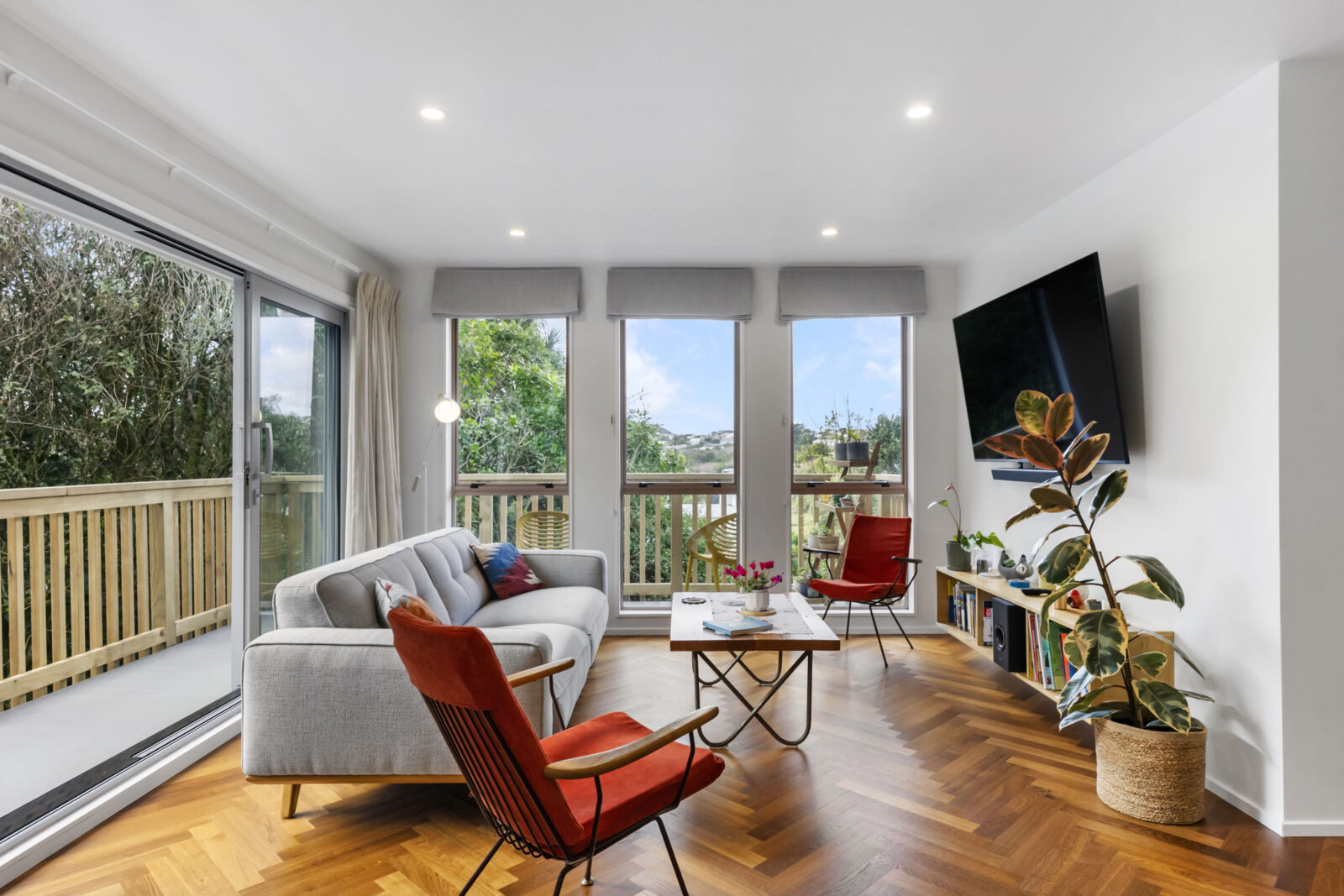 1B Tree Top Lane, Paparangi