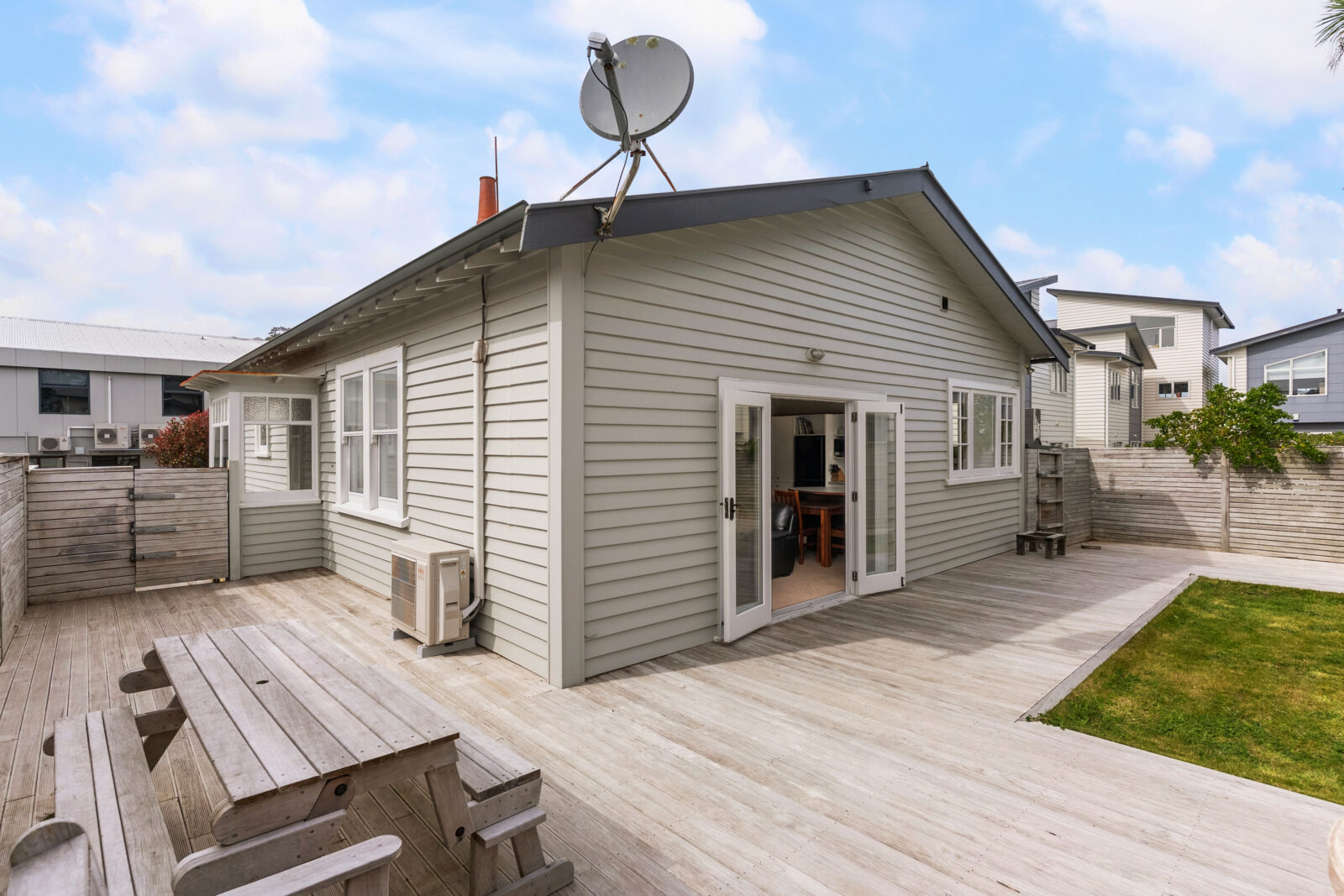 3 Trafalgar Street, Johnsonville - Ben Cartwright and the team