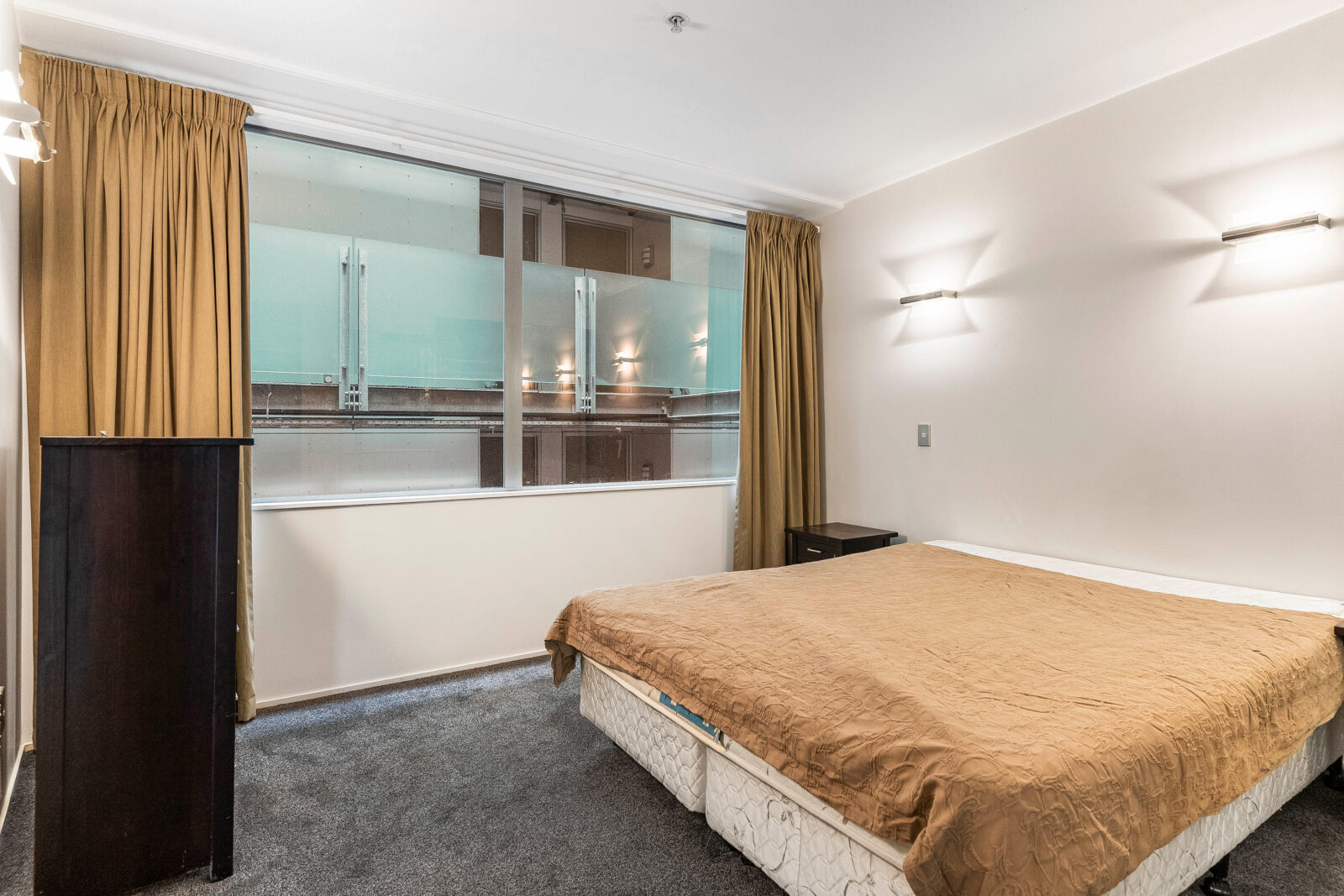 25/72 Tory Street, Te Aro - Ben Cartwright and the team