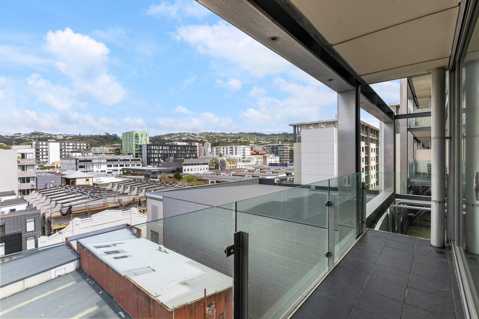 25/72 Tory Street, Te Aro - Ben Cartwright and the team