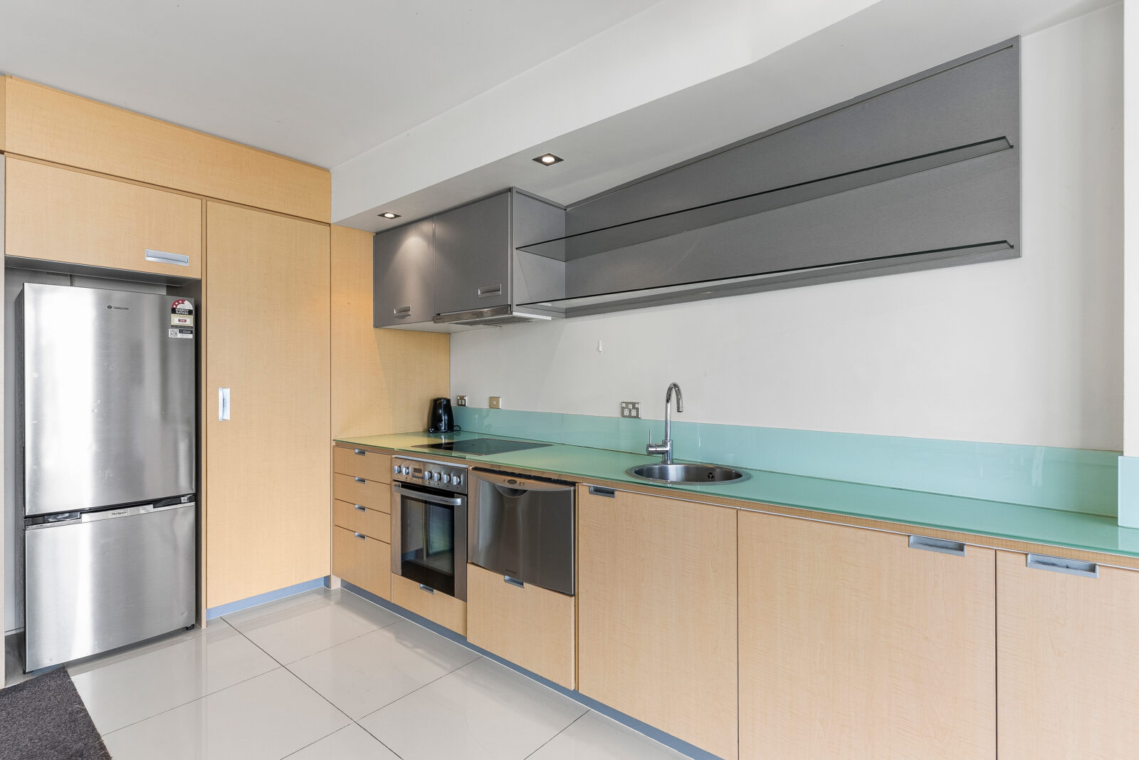 25/72 Tory Street, Te Aro - Ben Cartwright and the team