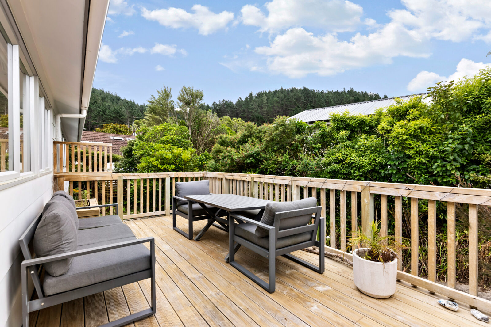 88 Larsen Crescent, Tawa Ben Cartwright and the team