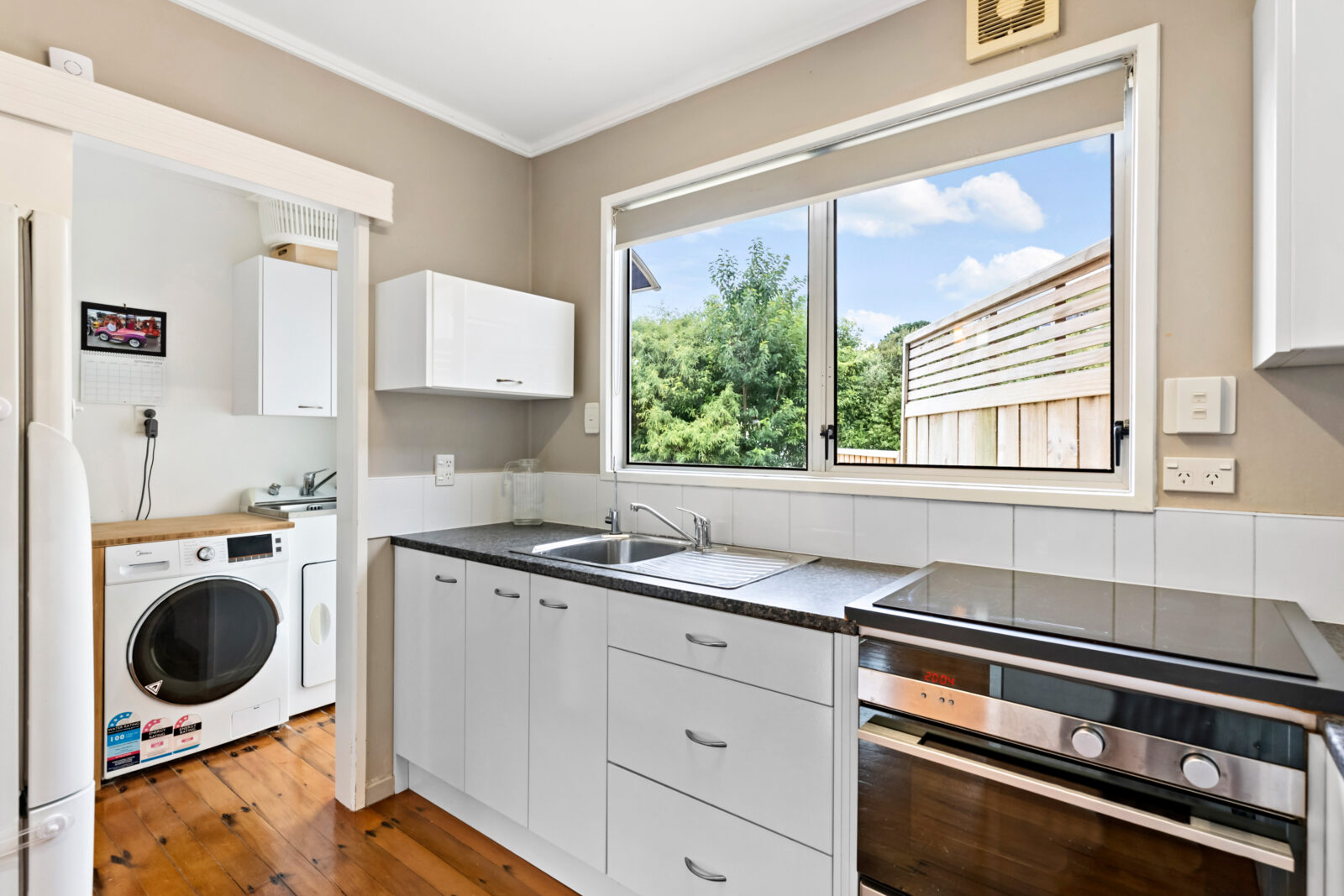88 Larsen Crescent, Tawa Ben Cartwright and the team
