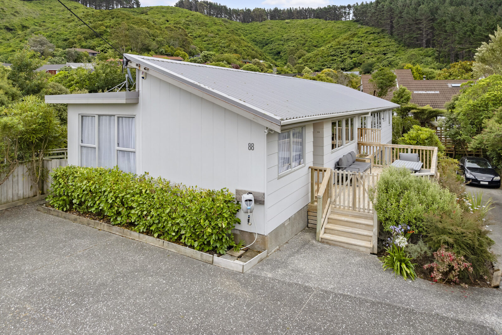 88 Larsen Crescent, Tawa Ben Cartwright and the team