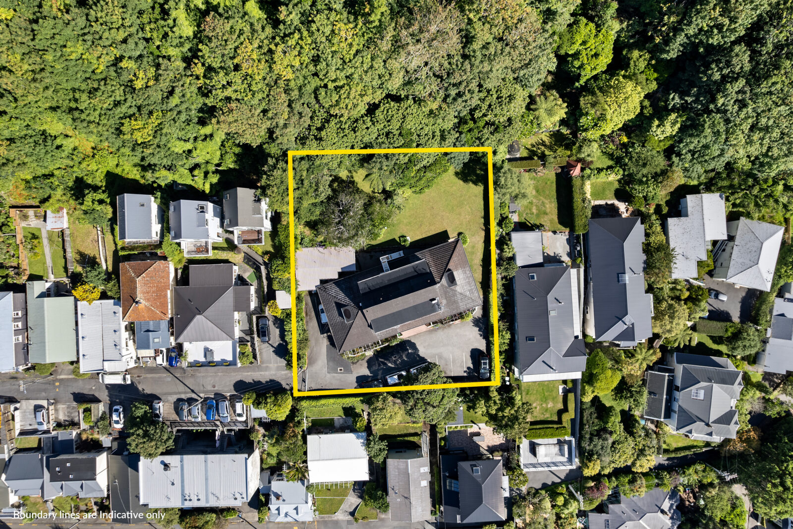 2/15 Upper Lewisville Terrace, Thorndon