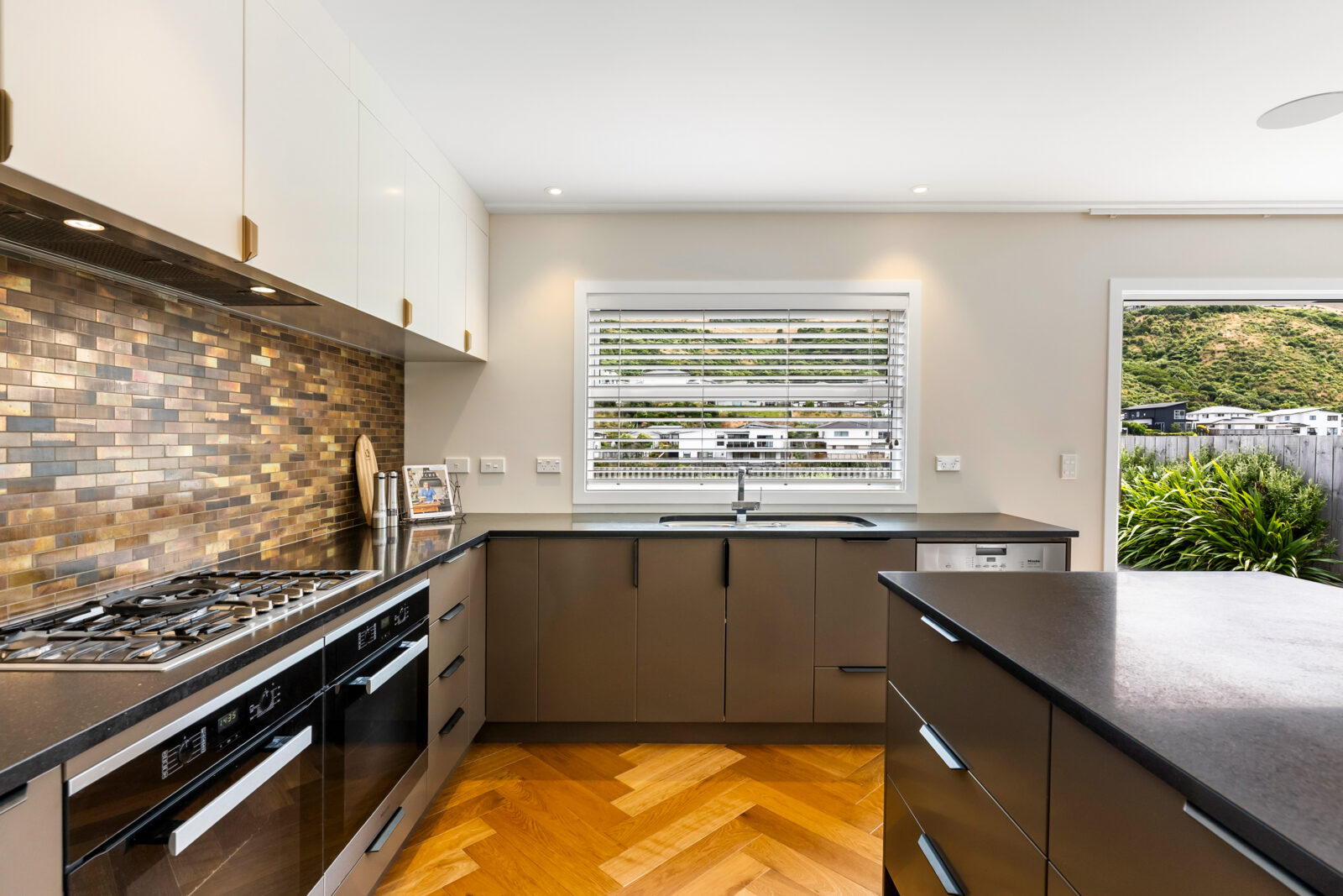 6 Farnworth Terrace, Churton Park Ben Cartwright and the team