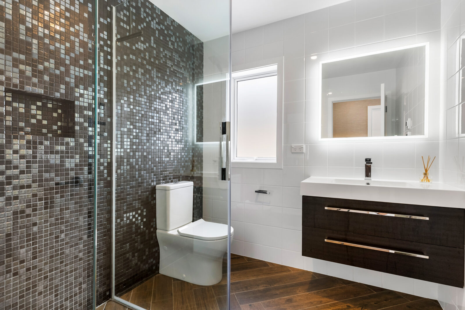 6 Farnworth Terrace, Churton Park Ben Cartwright and the team