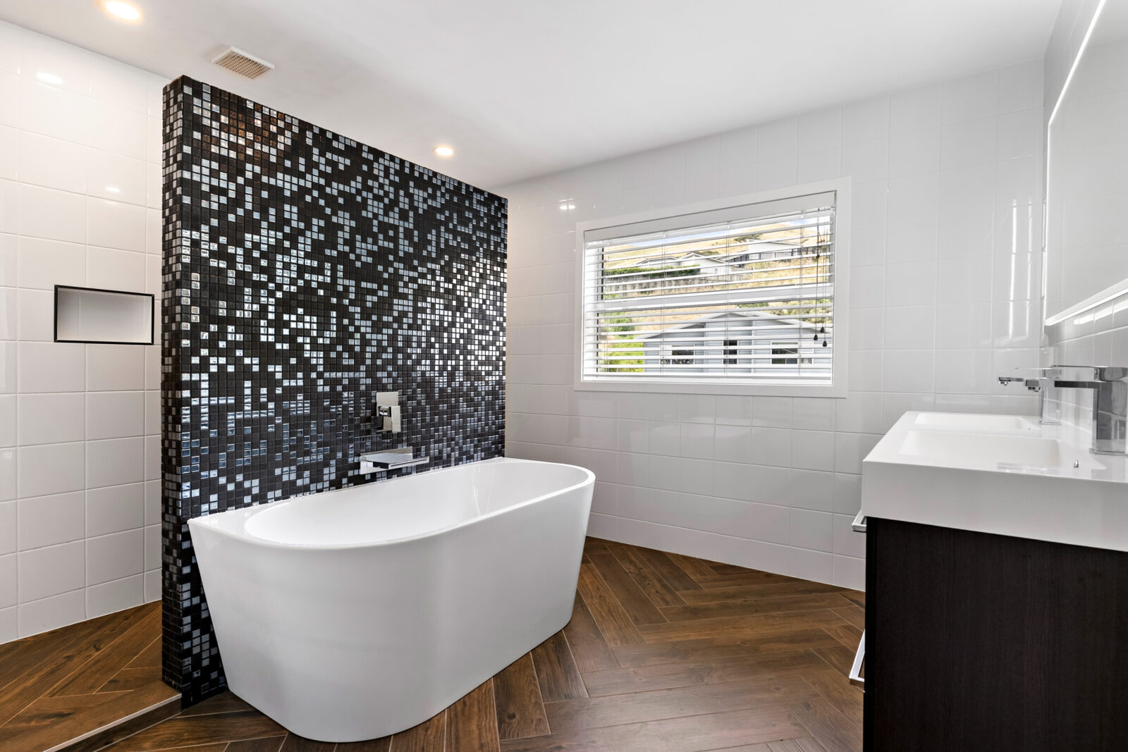 6 Farnworth Terrace, Churton Park Ben Cartwright and the team