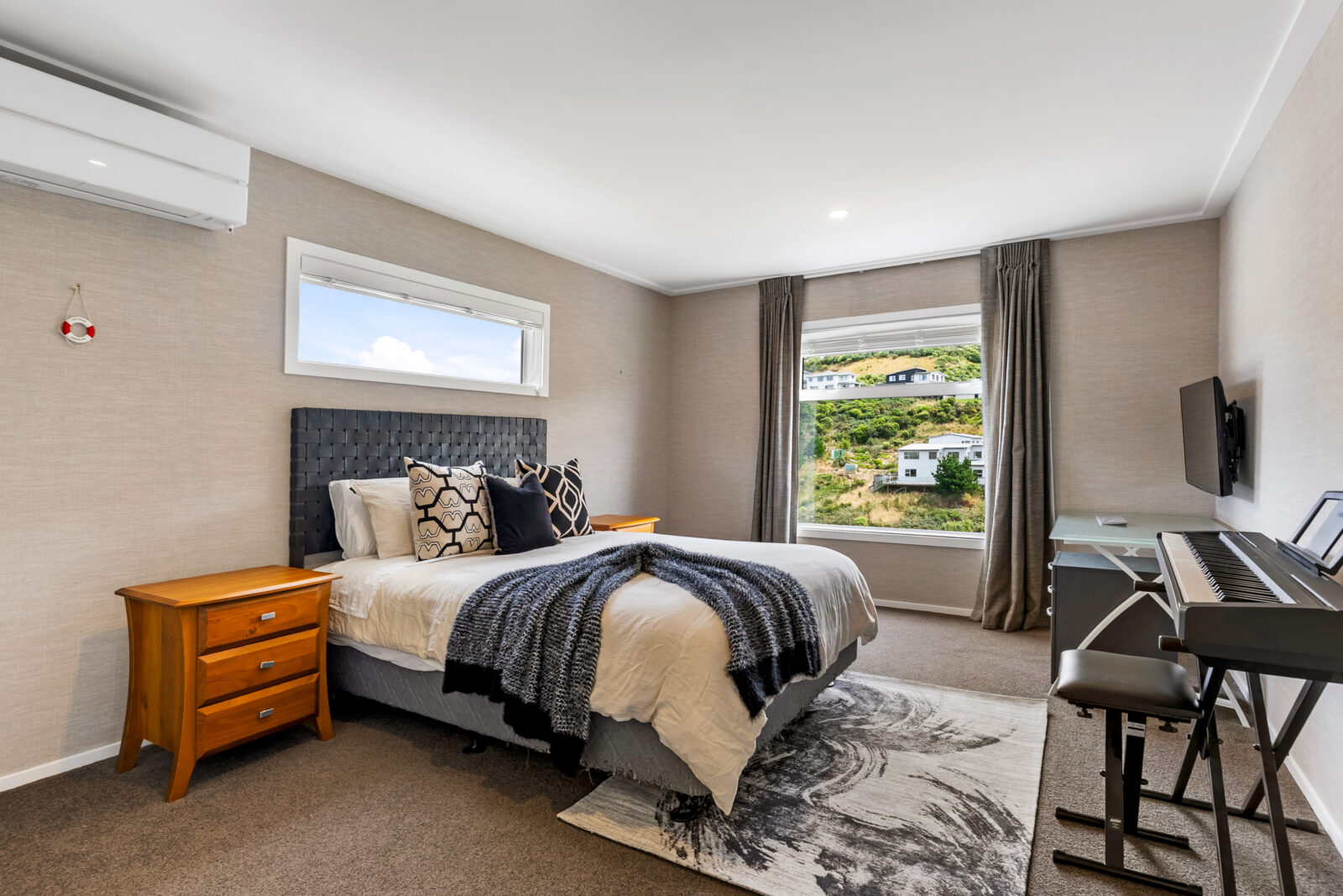 6 Farnworth Terrace, Churton Park Ben Cartwright and the team