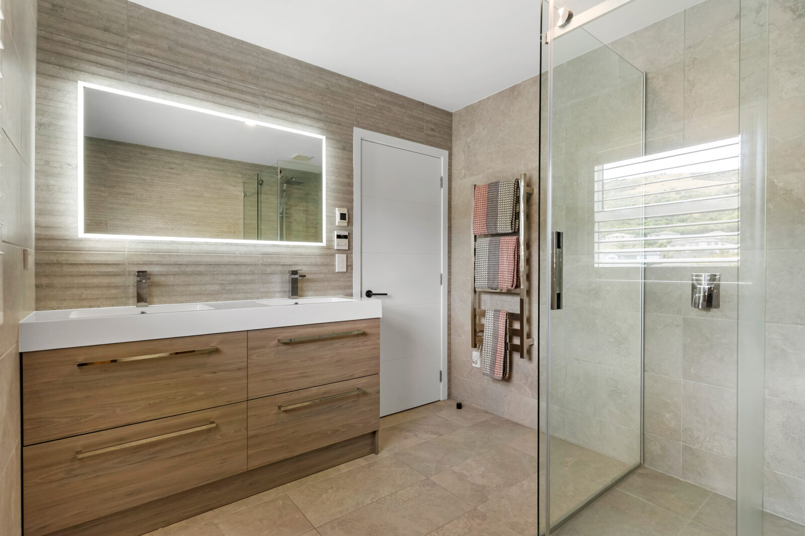 6 Farnworth Terrace, Churton Park Ben Cartwright and the team