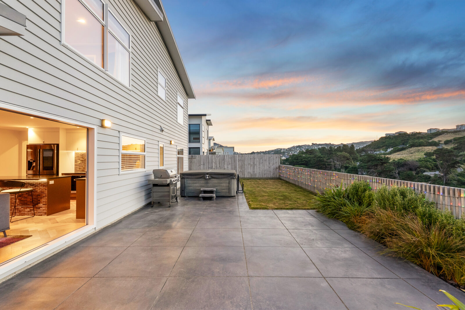 6 Farnworth Terrace, Churton Park Ben Cartwright and the team