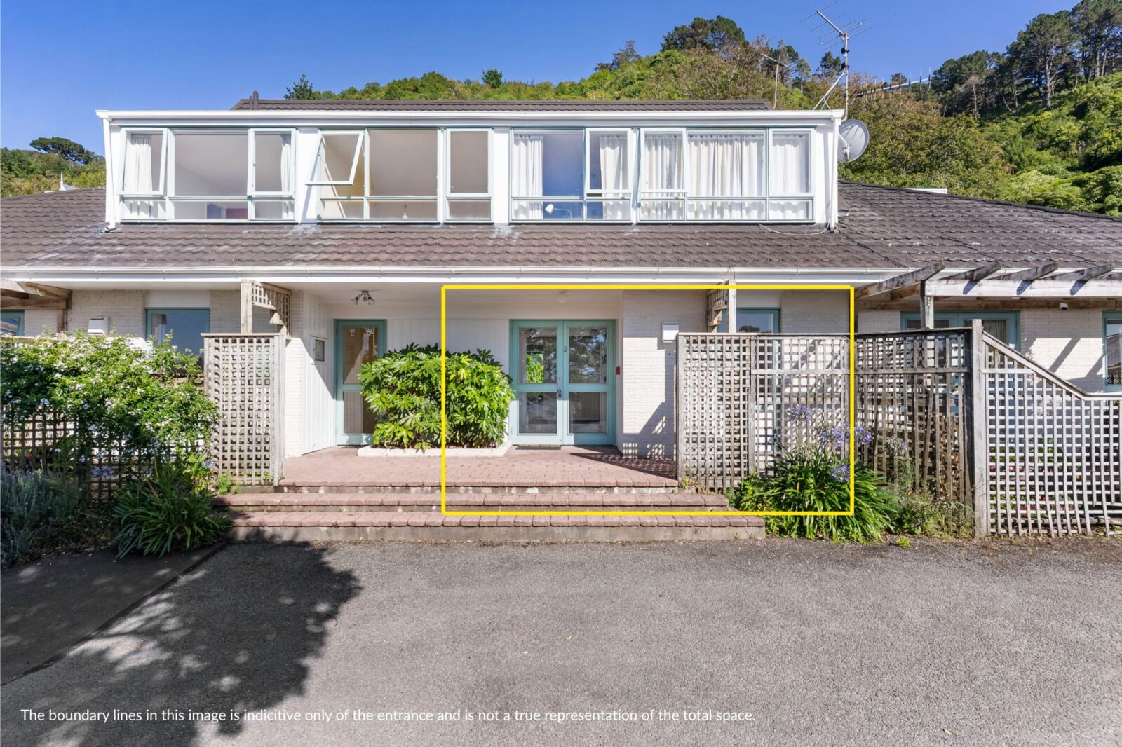 2/15 Upper Lewisville Terrace, Thorndon