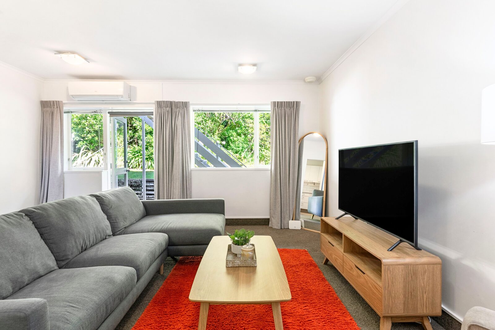 2/15 Upper Lewisville Terrace, Thorndon