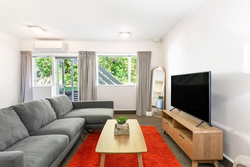 2/15 Upper Lewisville Terrace, Thorndon