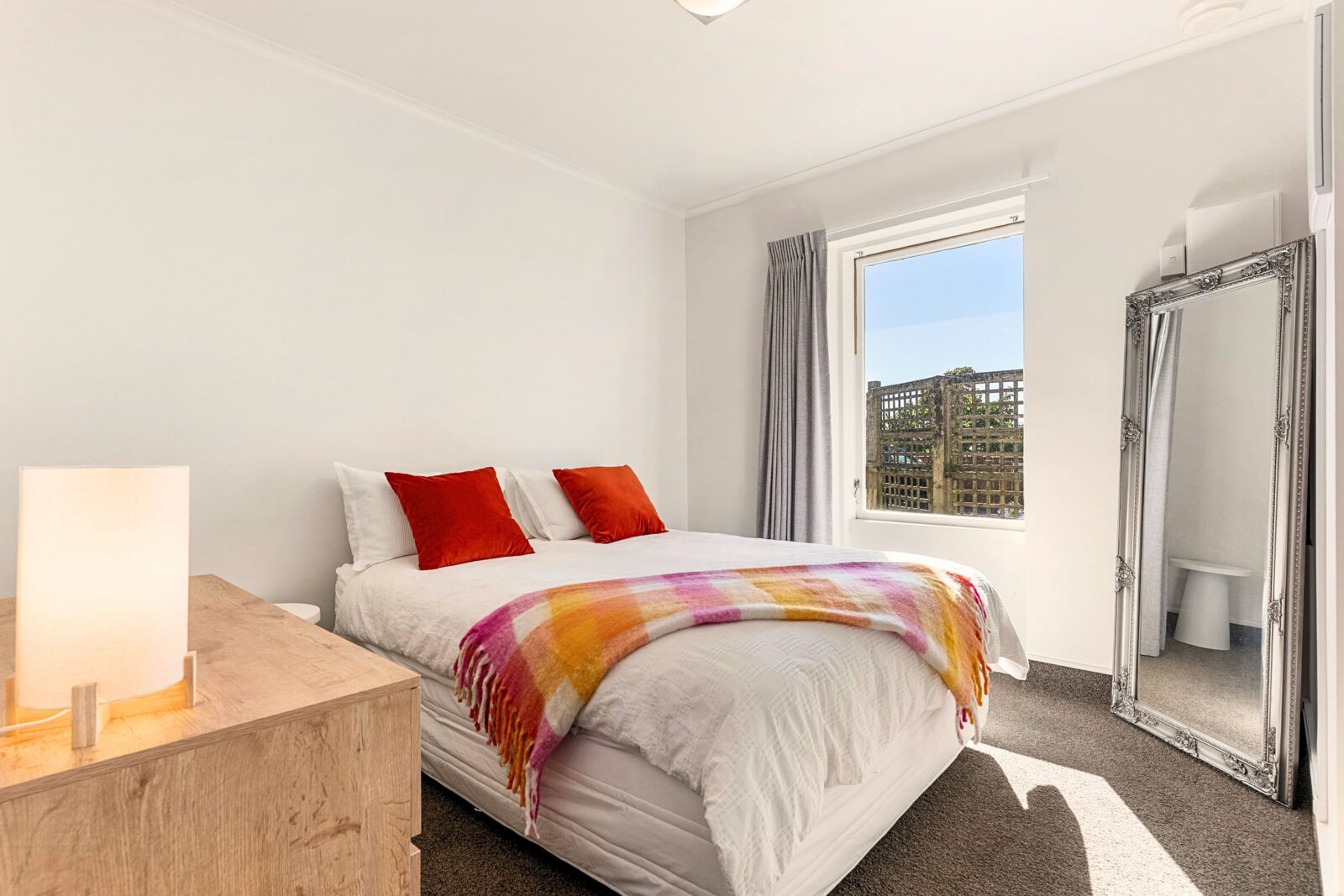 2/15 Upper Lewisville Terrace, Thorndon