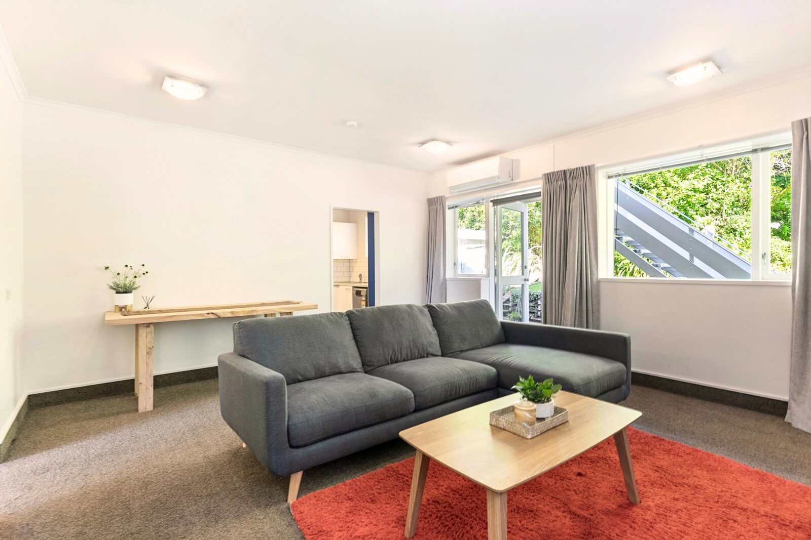 2/15 Upper Lewisville Terrace, Thorndon
