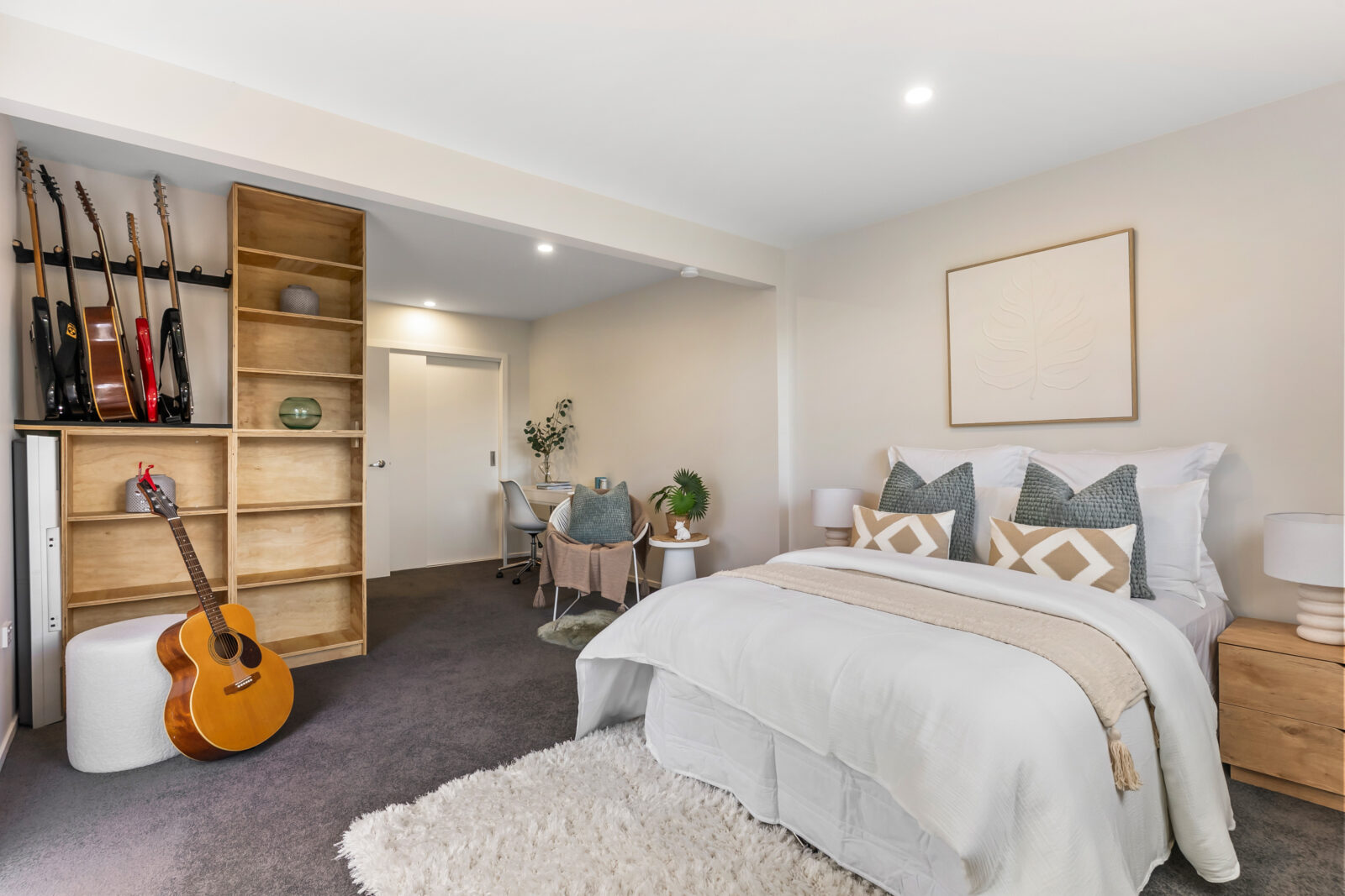 5 Pauline Way, Paparangi Ben Cartwright and the team