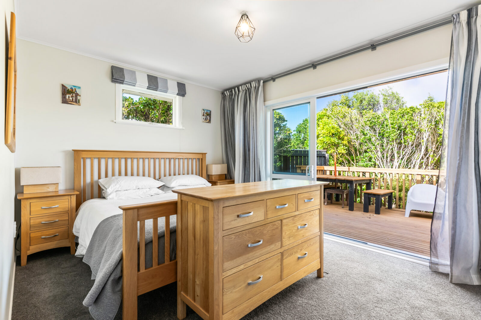 5 Pauline Way, Paparangi Ben Cartwright and the team