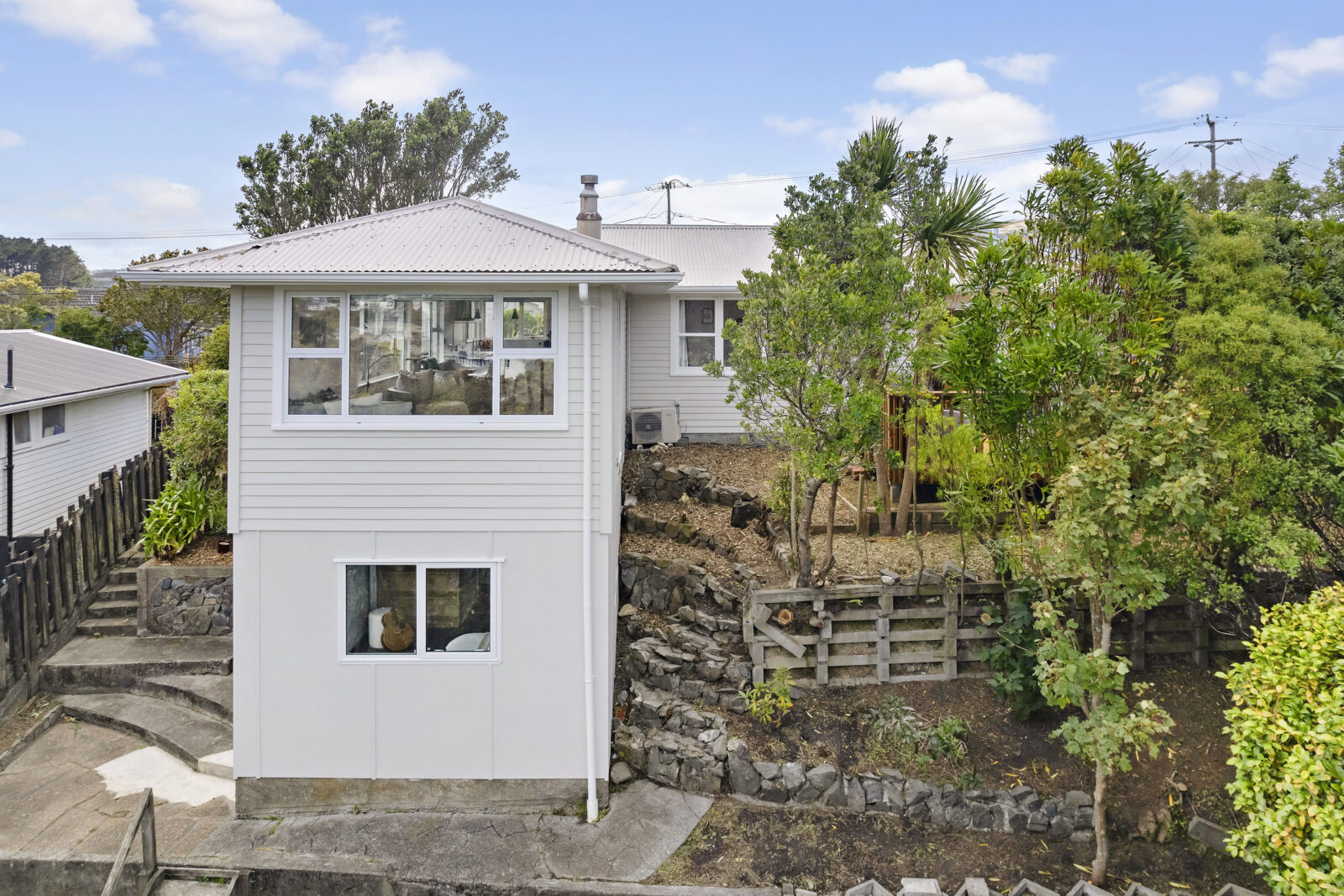 5 Pauline Way, Paparangi Ben Cartwright and the team