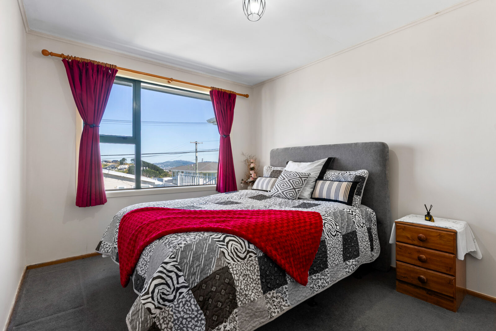 22 Cotswold Crescent, Newlands