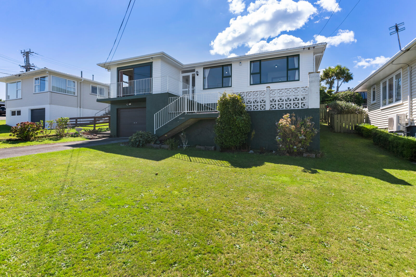 22 Cotswold Crescent, Newlands