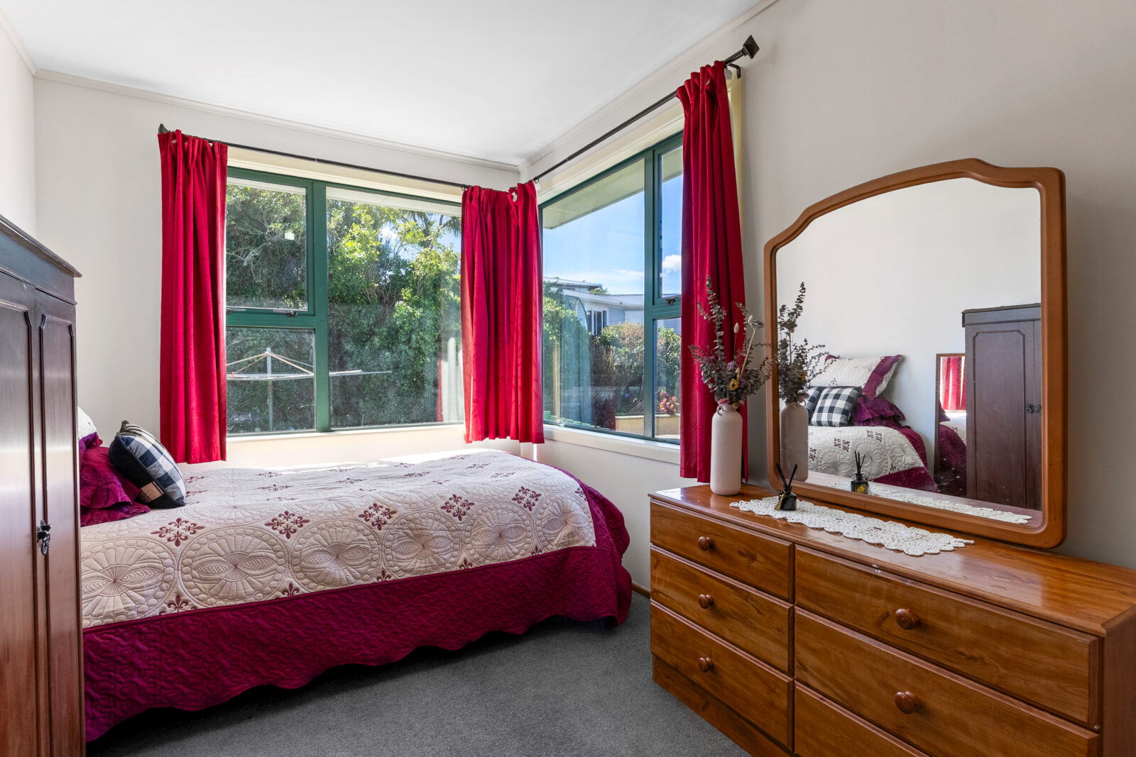 22 Cotswold Crescent, Newlands