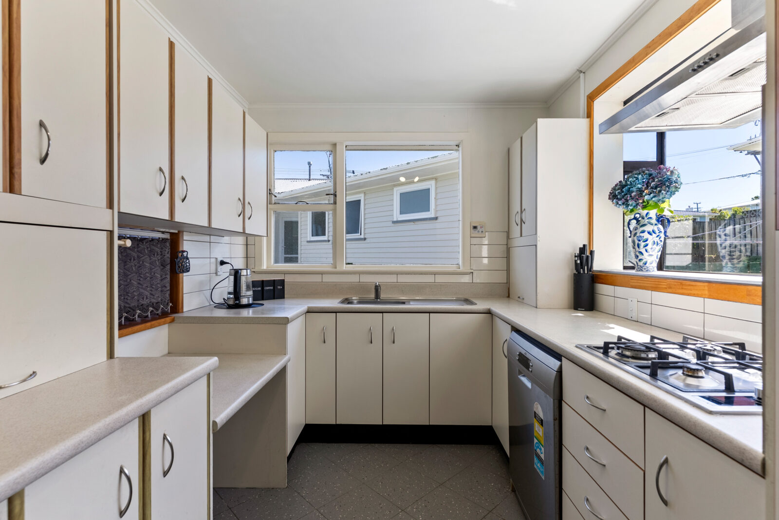 22 Cotswold Crescent, Newlands