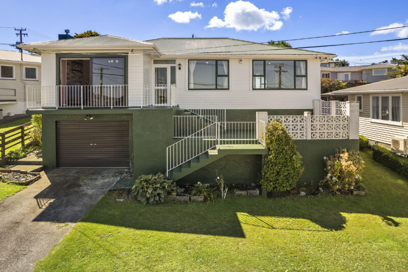 22 Cotswold Crescent, Newlands