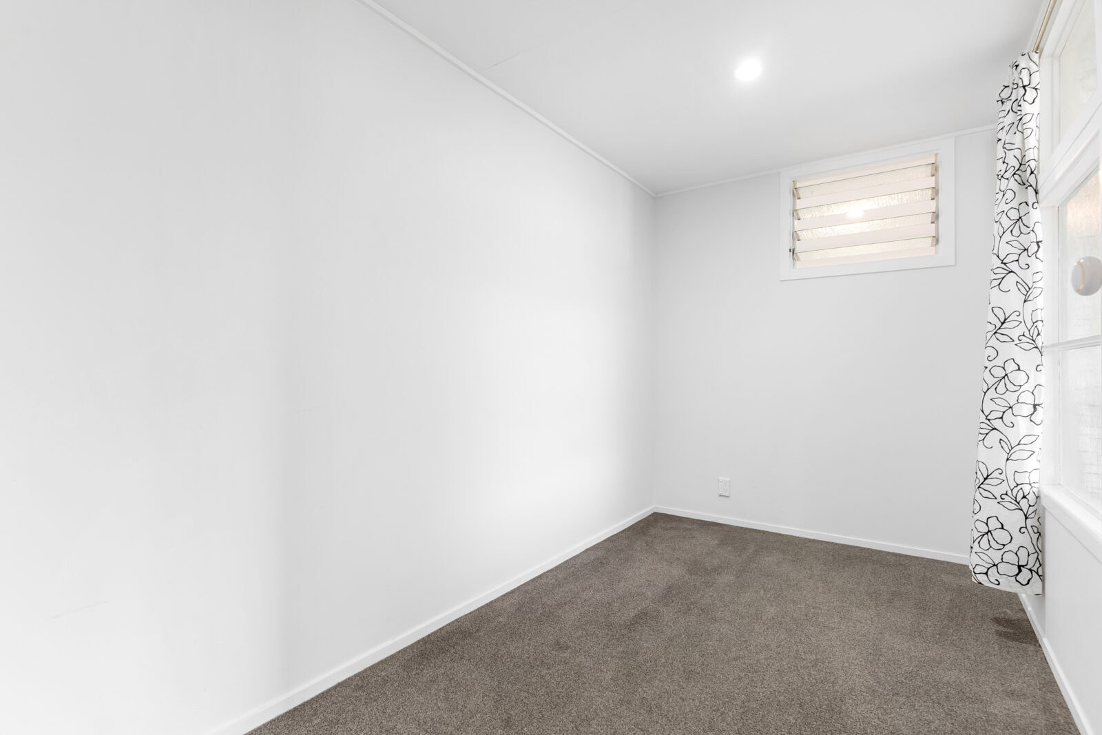 24 Thurleigh Grove, Karori