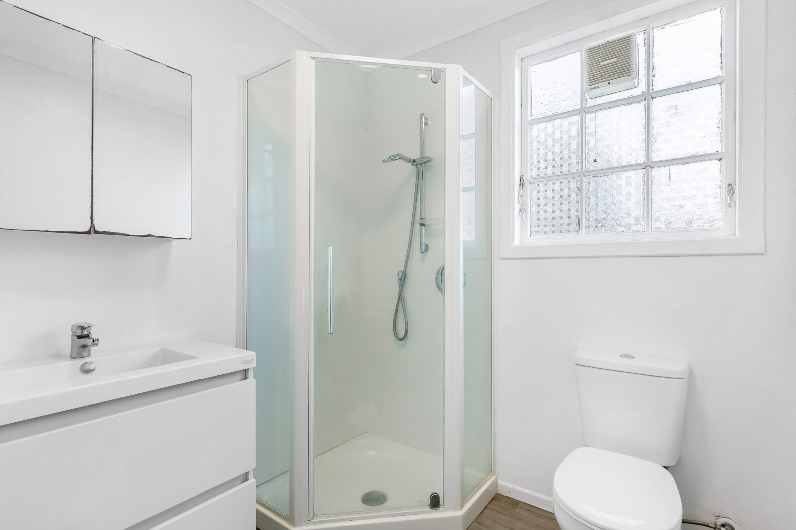 24 Thurleigh Grove, Karori