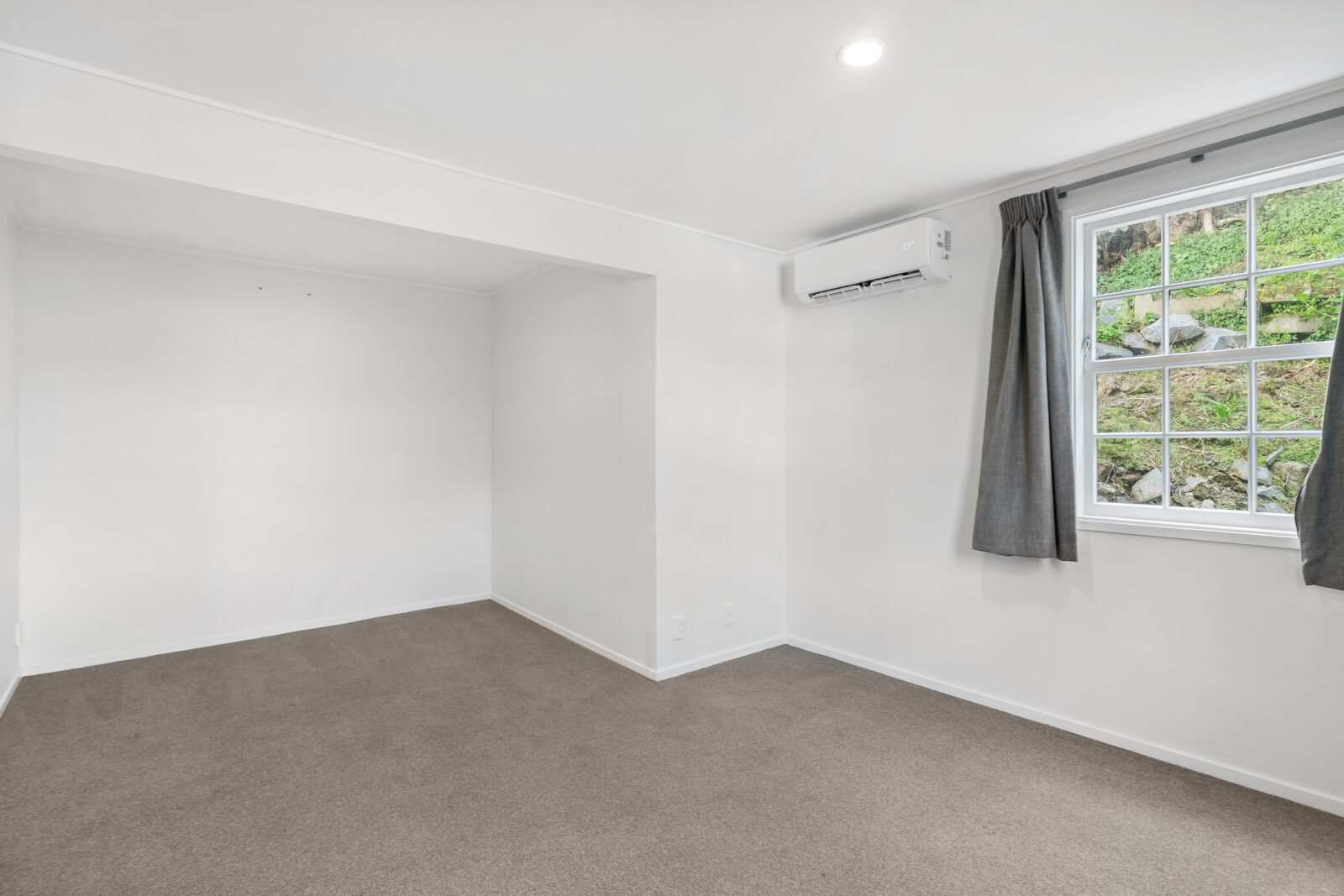 24 Thurleigh Grove, Karori