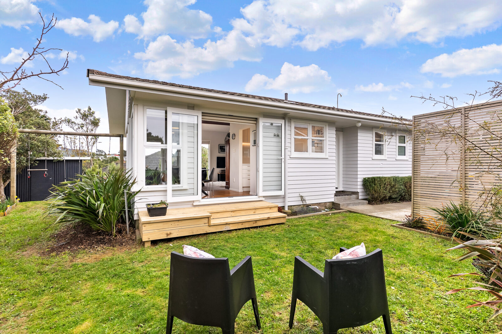 10 Loasby Crescent, Newlands